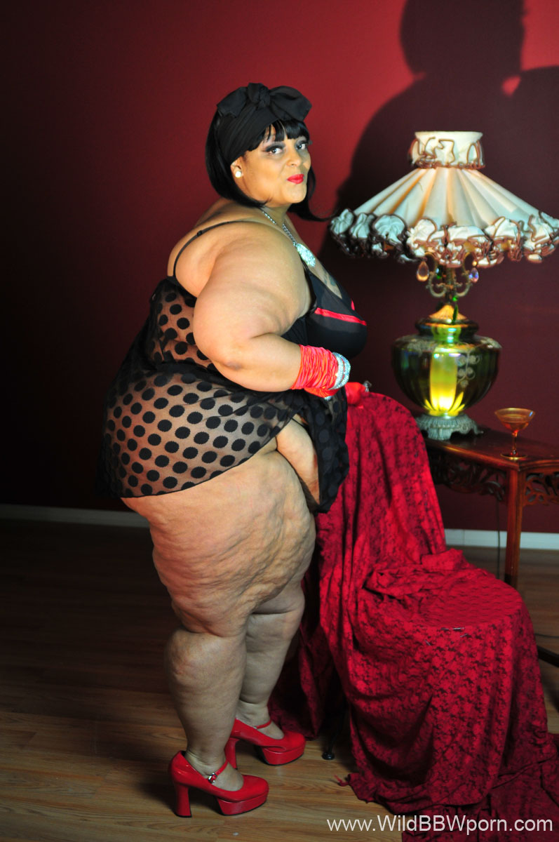 Glamour model chubby